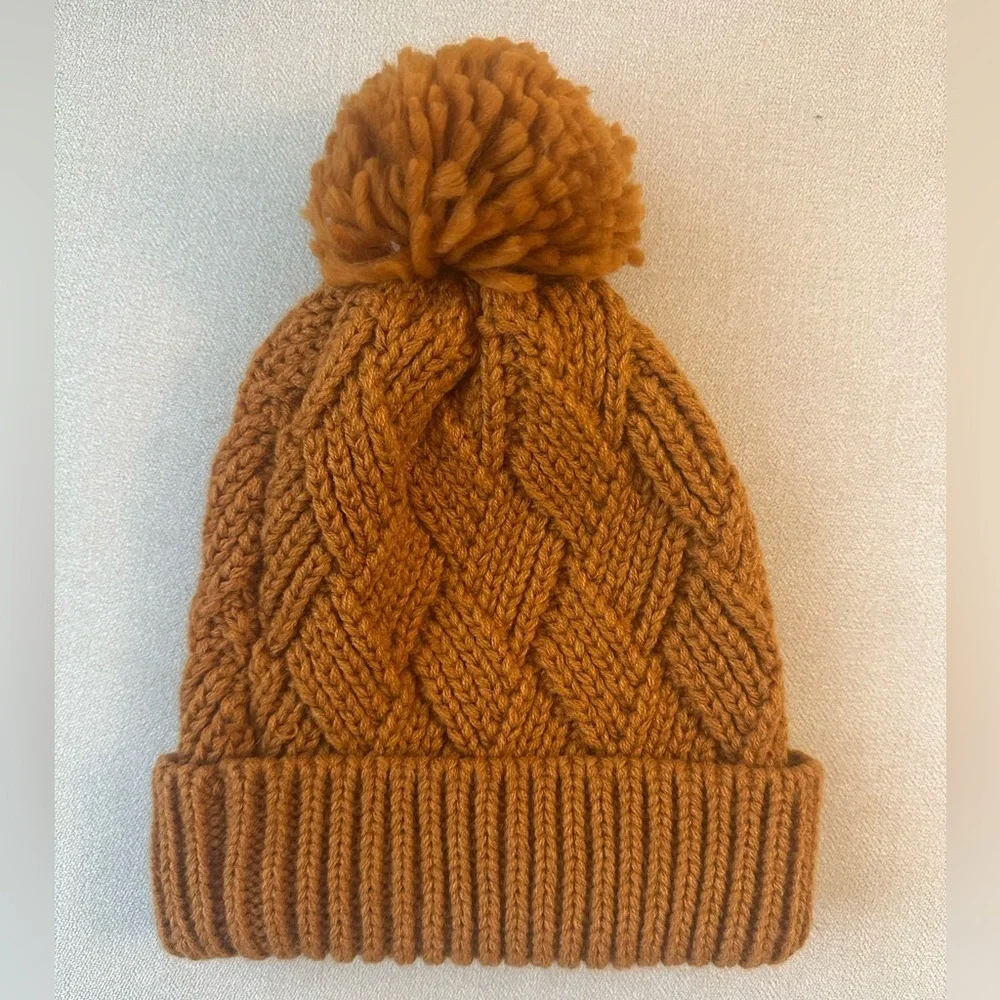 Cozy Knit Pom-Pom Beanie in Pumpkin